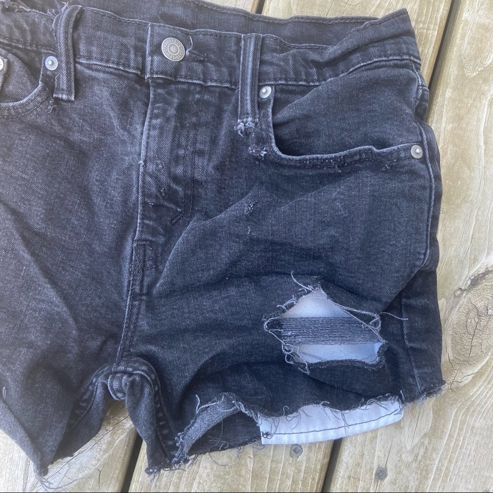 Vintage black Levi’s 502s distressed shorts w30 - Picture 2 of 7
